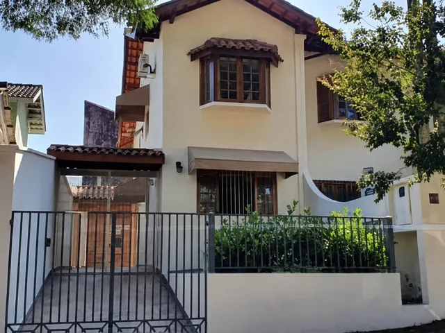 Sobrado com 260m² 3 quartos e 3 banheiros, à venda, no bairro Chácara Canta Galo em Cotia