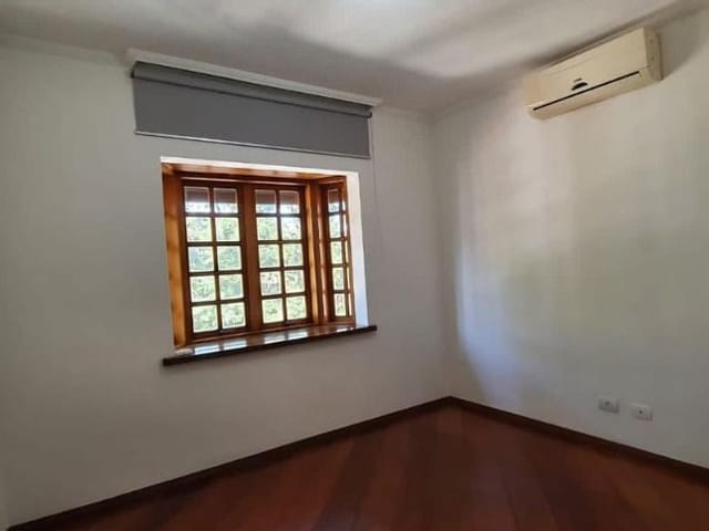 Sobrado com 260m² 3 quartos e 2 banheiros, à venda, no bairro Chácara Canta Galo em Cotia