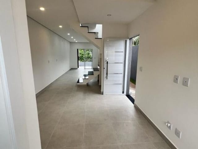 Sobrado com 125m² 3 quartos e 3 banheiros, à venda, no bairro Água Espraiada (Caucaia do Alto) em Cotia