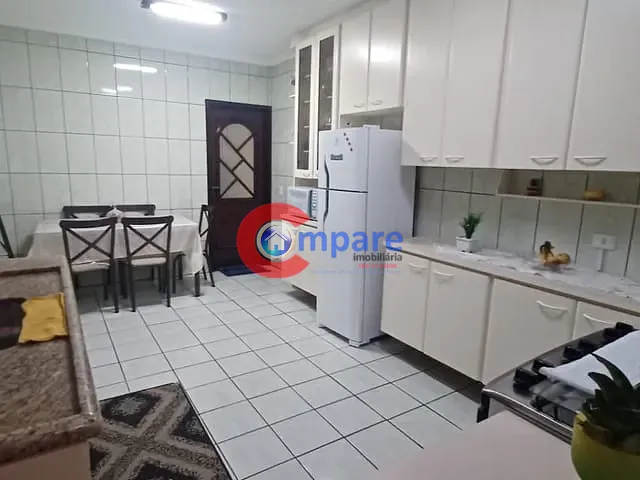 Sobrado com 125m² 4 quartos e 4 banheiros, à venda, no bairro Parque Renato Maia em Guarulhos
