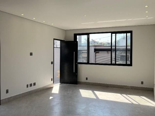 Sobrado com 150m² 3 quartos e 2 banheiros, à venda, no bairro Villas do Jaguarí em Santana de Parnaíba
