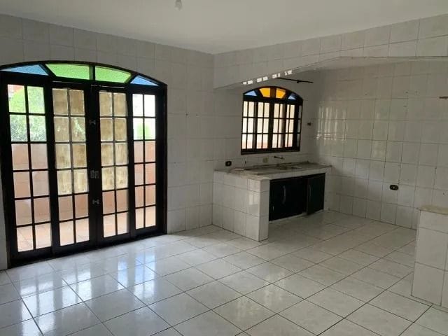 Sobrado com 250m² 3 quartos e 4 banheiros, à venda, no bairro Vila São Silvestre em Barueri