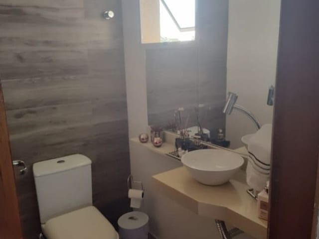 Sobrado com 285m² 3 quartos e 2 banheiros, à venda, no bairro Jardim Rio das Pedras em Cotia