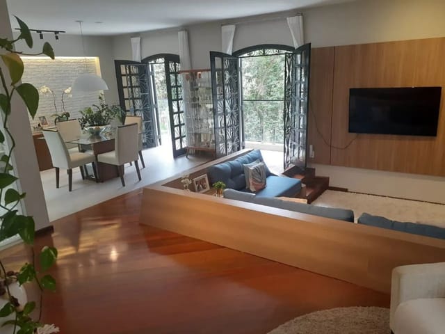 Sobrado com 330m² 4 quartos e 4 banheiros, à venda, no bairro Jardim Ibiratiba em São Paulo