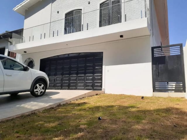 Sobrado com 330m² 4 quartos e 4 banheiros, à venda, no bairro Jardim Ibiratiba em São Paulo