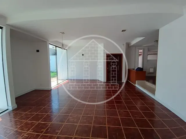 Casa com 351m² 3 quartos e 3 banheiros, à venda, no bairro Jardim Campo Grande em São Paulo