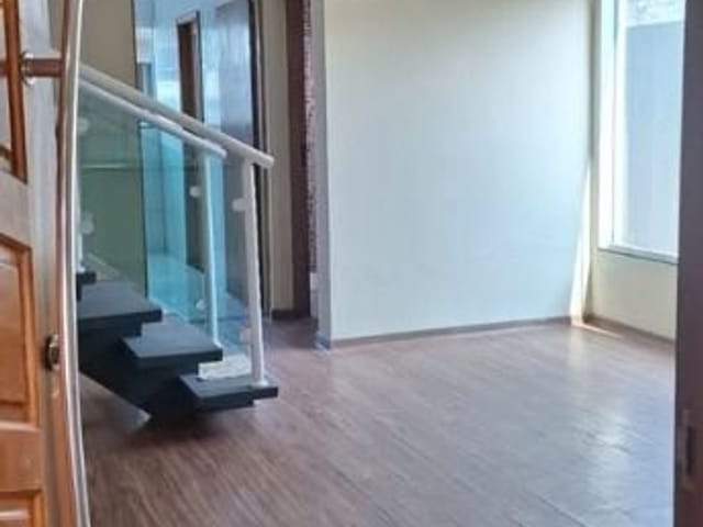 Sobrado com 125m² 2 quartos e 3 banheiros, à venda, no bairro Água Espraiada em Cotia