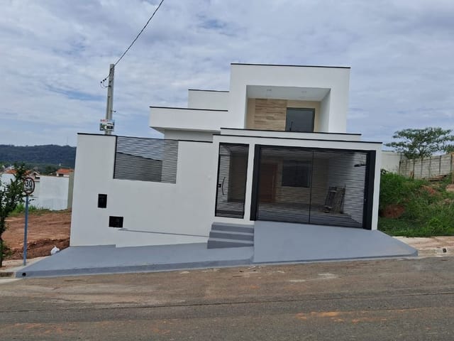 Sobrado com 250m² 3 quartos e 2 banheiros, à venda, no bairro Jardim Primavera em Itupeva