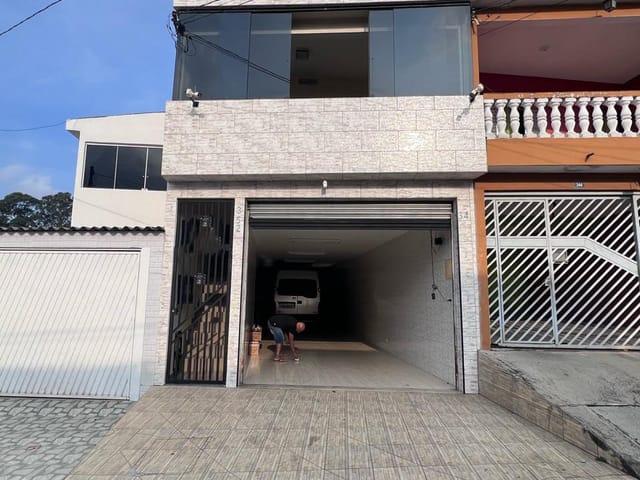 Foto do Sobrado - Lindo sobrado à venda, com 4 vagas de garagem e 3 dormitórios, na região daVila Nova Bonsucesso, Guarulhos, SP | Imobiliária Compare
