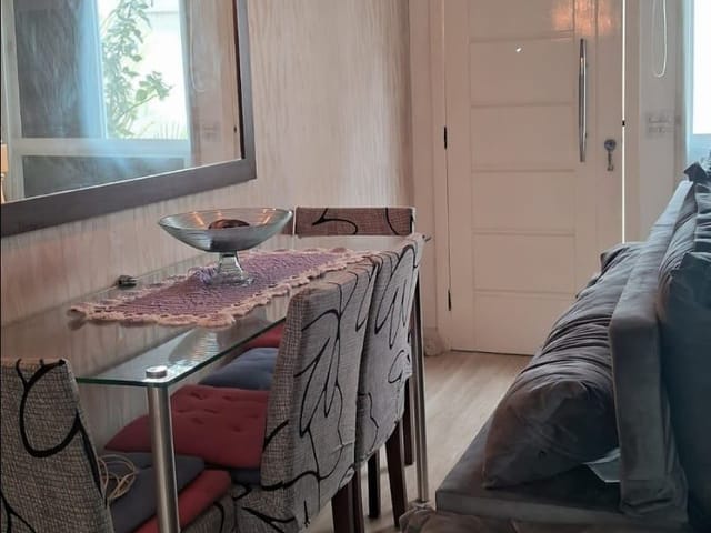 Sobrado com 69m² 2 quartos e 2 banheiros, à venda, no bairro Água Espraiada (Caucaia do Alto) em Cotia