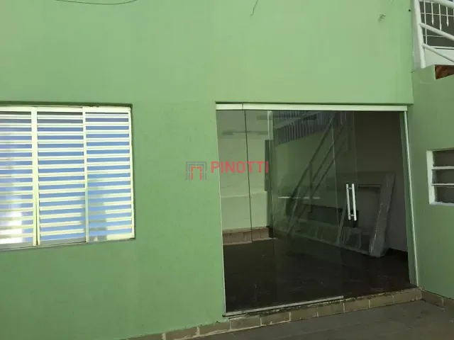 Sobrado 4 quartos e 2 banheiros, à venda ou para alugar, no bairro Vila Mussoline em São Bernardo do Campo
