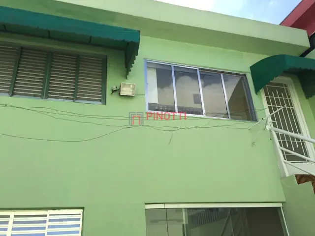 Sobrado 4 quartos e 2 banheiros, à venda ou para alugar, no bairro Vila Mussoline em São Bernardo do Campo