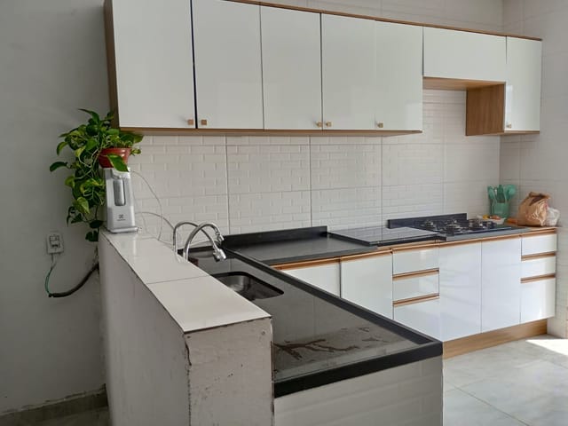 Sobrado com 150m² 4 quartos e 3 banheiros, à venda, no bairro Colina (Caucaia do Alto) em Cotia