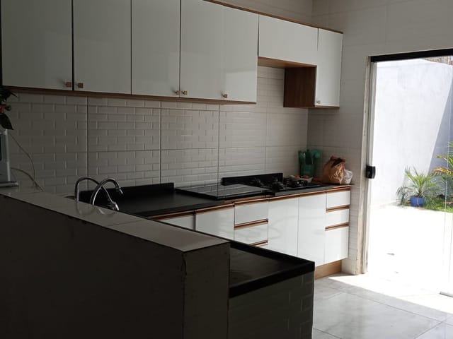 Sobrado com 150m² 4 quartos e 3 banheiros, à venda, no bairro Colina (Caucaia do Alto) em Cotia