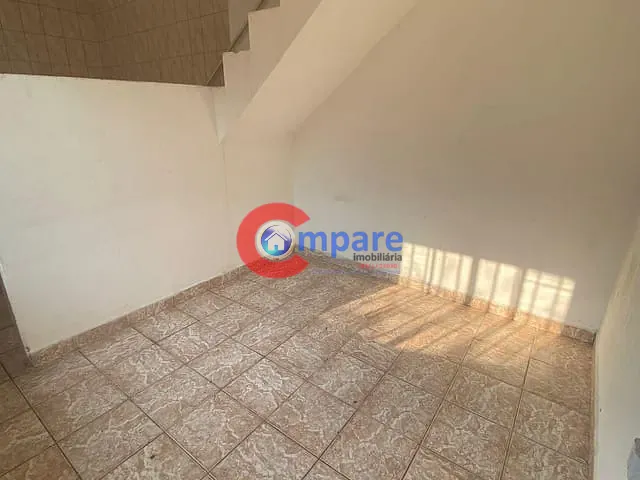 Sobrado 4 quartos e 2 banheiros, à venda, no bairro Jardim Paraventi em Guarulhos