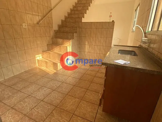 Sobrado 4 quartos e 2 banheiros, à venda, no bairro Jardim Paraventi em Guarulhos
