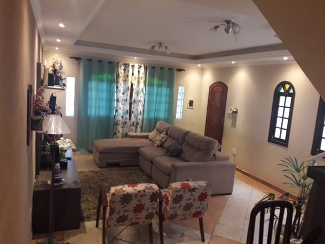 Sobrado com 165m² 3 quartos e 3 banheiros, à venda, no bairro Jardim do Engenho em Cotia