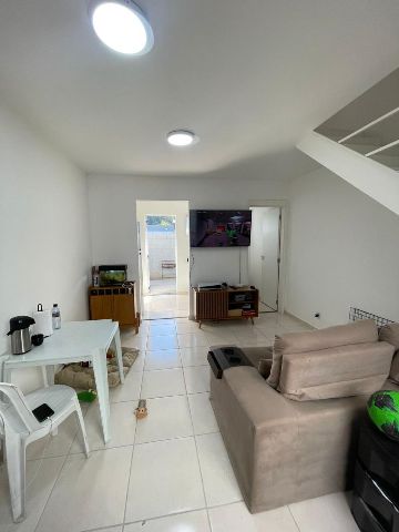 Sobrado com 60m² 2 quartos e 2 banheiros, à venda, no bairro Jardim Sandra em Cotia
