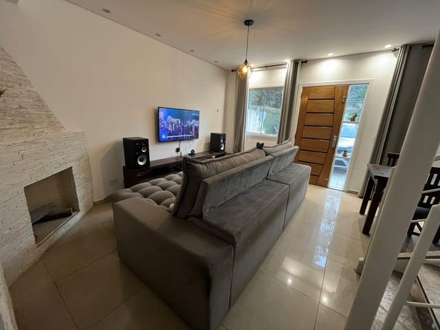 Sobrado com 130m² 3 quartos e 3 banheiros, à venda, no bairro Jardim Rebelato em Cotia