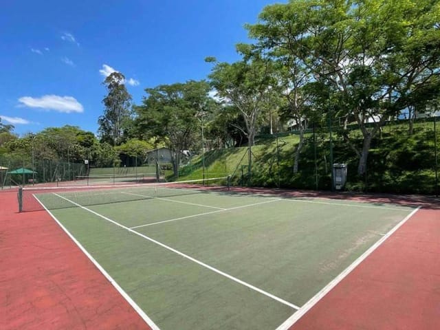 Sobrado com 480m² 4 quartos e 5 banheiros, à venda, no bairro São Paulo II em Cotia