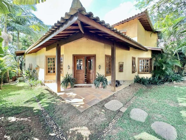 Sobrado com 1213m² 4 quartos e 6 banheiros, à venda, no bairro Vila de São Fernando em Cotia