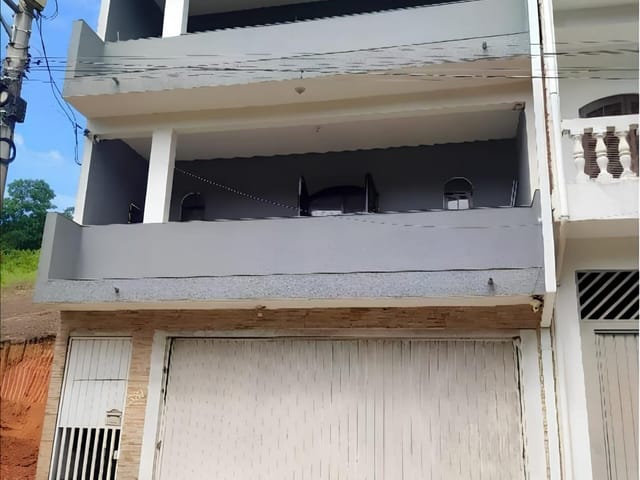Sobrado com 313m² 4 quartos e 3 banheiros, à venda ou para alugar, no bairro Parque Rizzo em Cotia