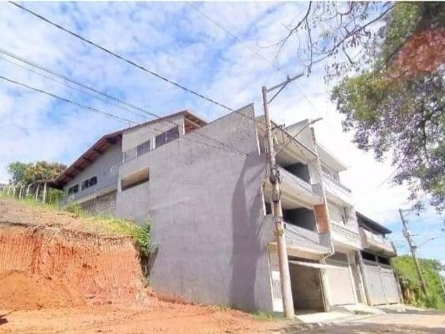 Sobrado com 313m² 4 quartos e 3 banheiros, à venda ou para alugar, no bairro Parque Rizzo em Cotia