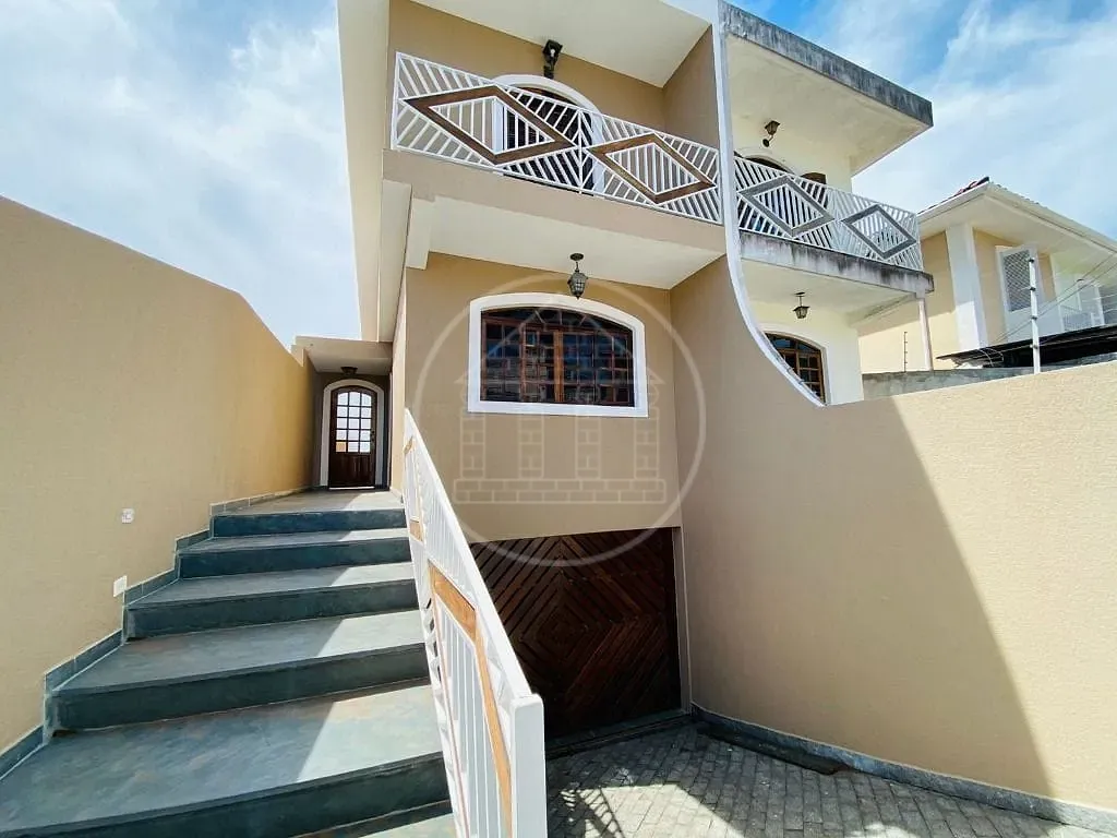 Sobrado, 3 quartos, 217 m² - Foto 1