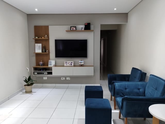 Sobrado 3 quartos e 2 banheiros, à venda, no bairro Jardim Elvira em Osasco