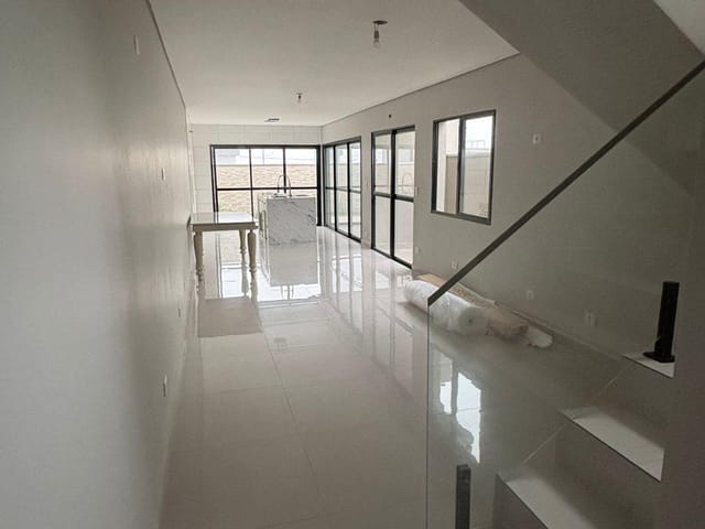 Sobrado com 124m² 3 quartos e 3 banheiros, à venda, no bairro Das Pedras em Cotia