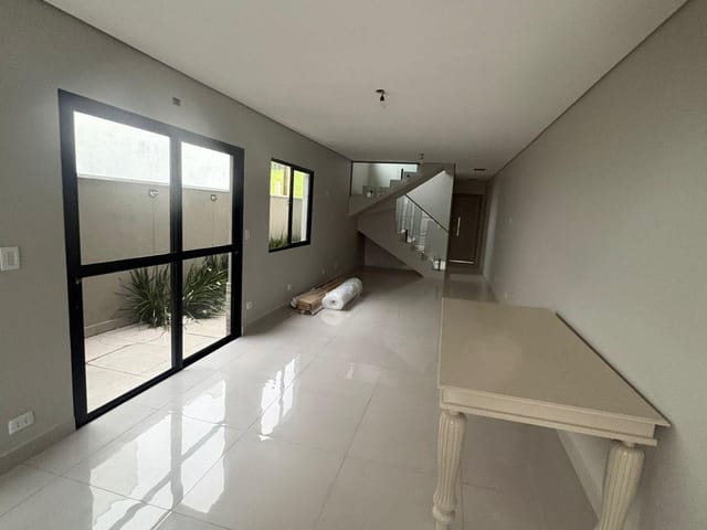 Sobrado com 124m² 3 quartos e 3 banheiros, à venda, no bairro Das Pedras em Cotia