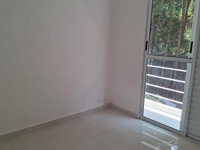 Sobrado 2 quartos e 2 banheiros, para alugar, no bairro Chácara Canta Galo em Cotia