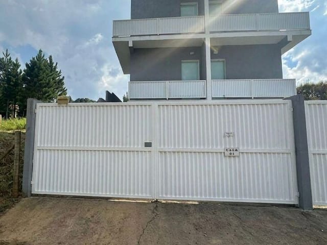 Sobrado com 125m² 2 quartos e 2 banheiros, à venda, no bairro Bairro do Pereiras em Cotia