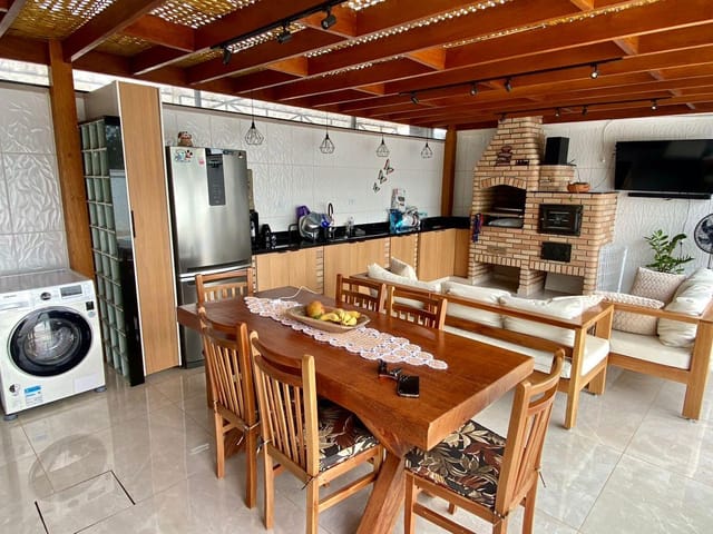 Sobrado com 276m² 3 quartos e 3 banheiros, à venda, no bairro Granja Cristiana em Vargem Grande Paulista