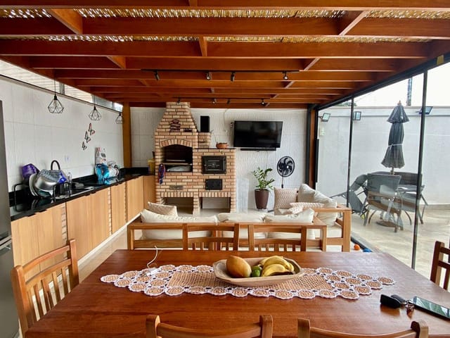 Sobrado com 276m² 3 quartos e 3 banheiros, à venda, no bairro Granja Cristiana em Vargem Grande Paulista