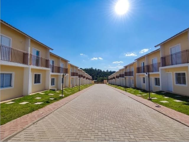 Sobrado com 48m² 2 quartos e 2 banheiros, à venda, no bairro Parque Dom Henrique em Cotia