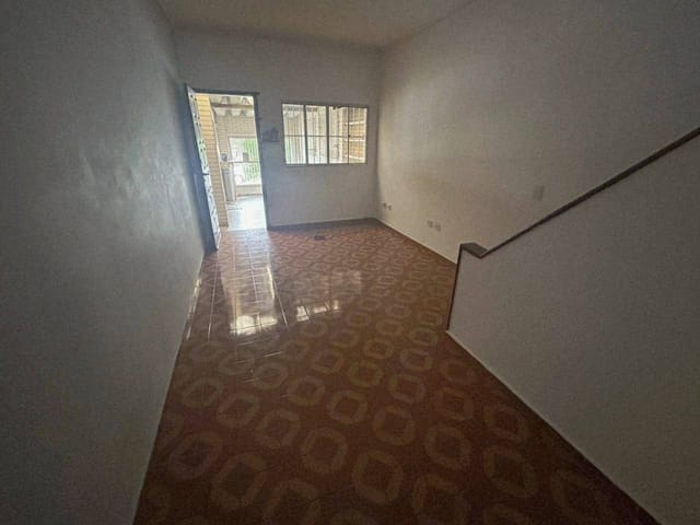 Sobrado com 80m² 2 quartos e 1 banheiro, à venda, no bairro Jardim Beatriz em Taboão da Serra