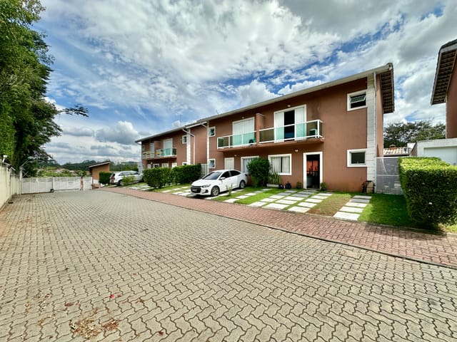 Sobrado com 97m² 3 quartos e 2 banheiros, à venda, no bairro Jardim Pioneiro em Cotia