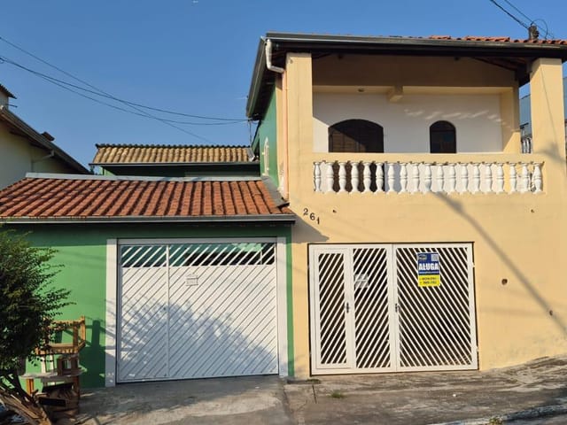 Sobrado com 250m² 4 quartos e 3 banheiros, para alugar, no bairro Parque São George em Cotia