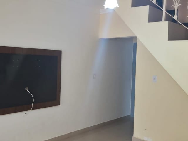 Sobrado com 250m² 4 quartos e 3 banheiros, para alugar, no bairro Parque São George em Cotia