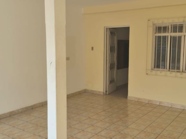 Sobrado com 250m² 4 quartos e 3 banheiros, para alugar, no bairro Parque São George em Cotia