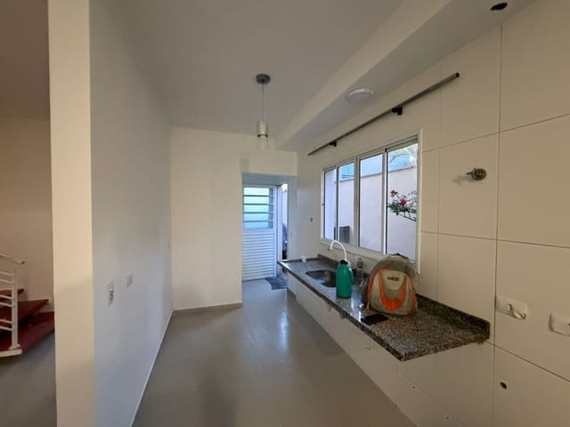 Sobrado com 134m² 3 quartos e 2 banheiros, à venda ou para alugar, no bairro Chácara do Carmo em Vargem Grande Paulista