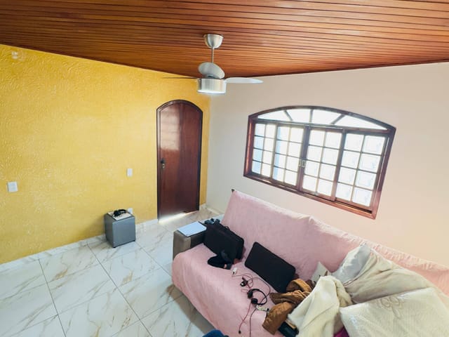Sobrado com 250m² 4 quartos e 3 banheiros, à venda, no bairro Jardim Ana Maria em Carapicuíba