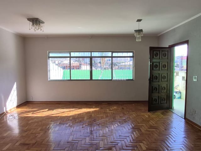 Sobrado com 165m² 5 quartos e 3 banheiros, para alugar, no bairro Jardim D'Abril em Osasco