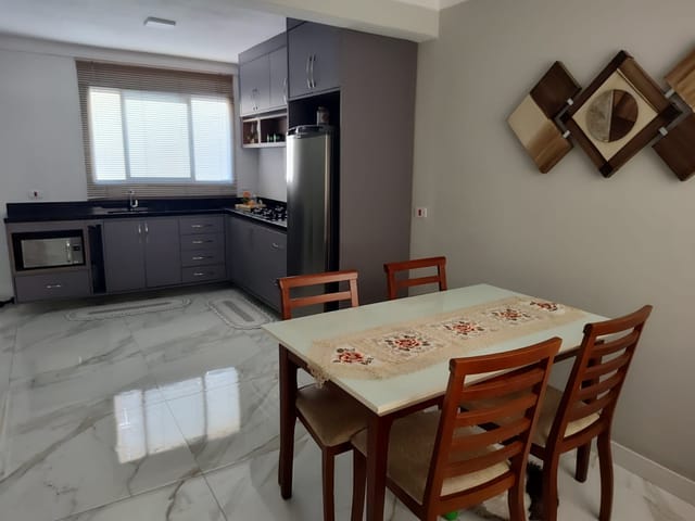 Sobrado 3 quartos e 2 banheiros, à venda, no bairro Jardim Petrópolis em Cotia