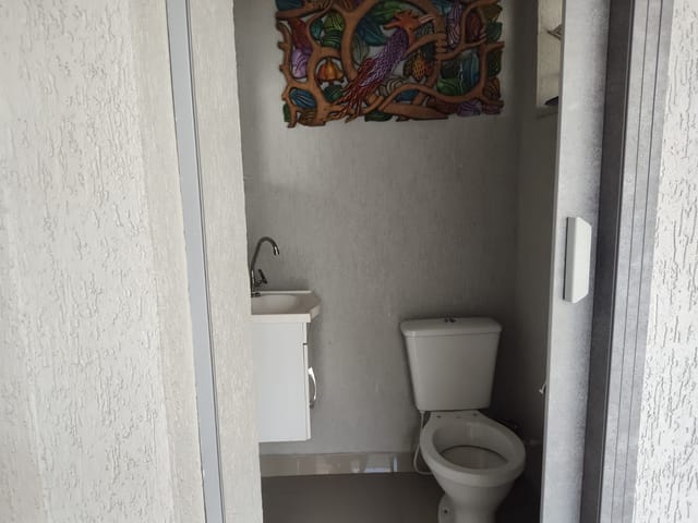 Sobrado 3 quartos e 2 banheiros, à venda, no bairro Jardim Petrópolis em Cotia