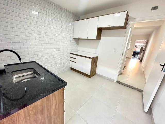Sobrado com 80m² 2 quartos e 2 banheiros, à venda ou para alugar, no bairro Granja Viana em Cotia