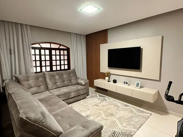 Sobrado com 200m² 3 quartos e 3 banheiros, à venda, no bairro Parque Alexandre em Cotia