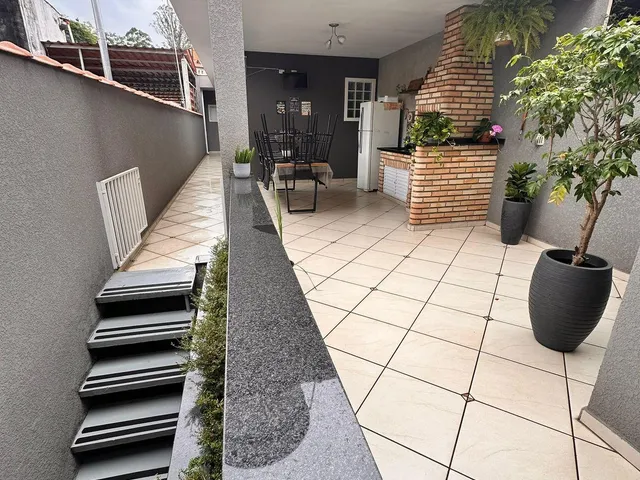 Sobrado com 200m² 3 quartos e 3 banheiros, à venda, no bairro Parque Alexandre em Cotia