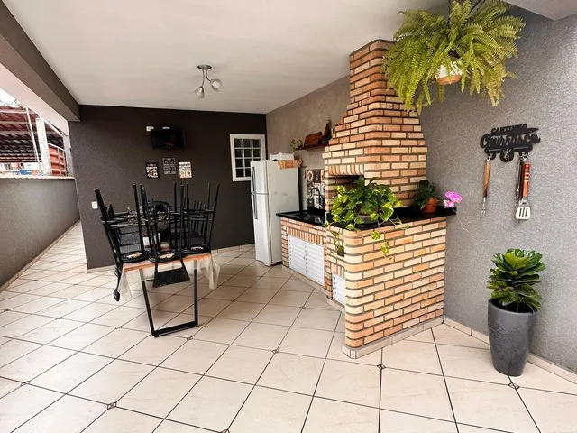 Sobrado com 200m² 3 quartos e 3 banheiros, à venda, no bairro Parque Alexandre em Cotia